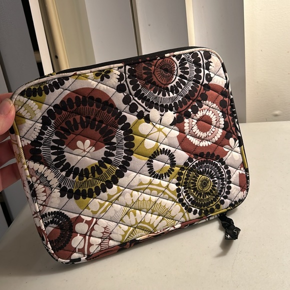 Vera Bradley quilted fabric floral “Cocoa Moss” design iPad tablet cover sleeve - Picture 4 of 6